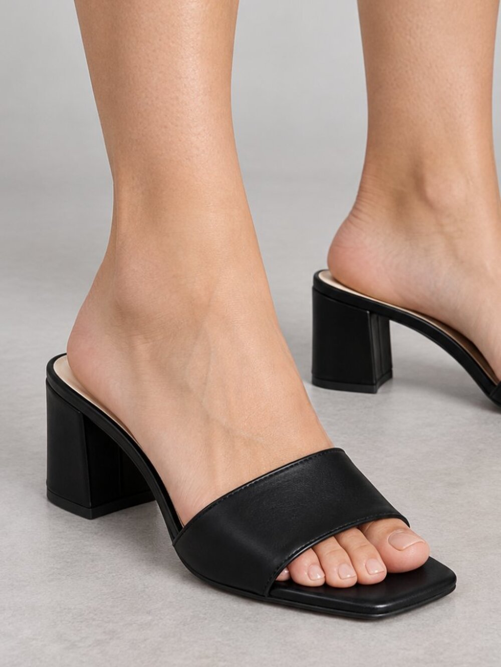 H by Halston Arabia Black Block Heel Sandals Size 7.5